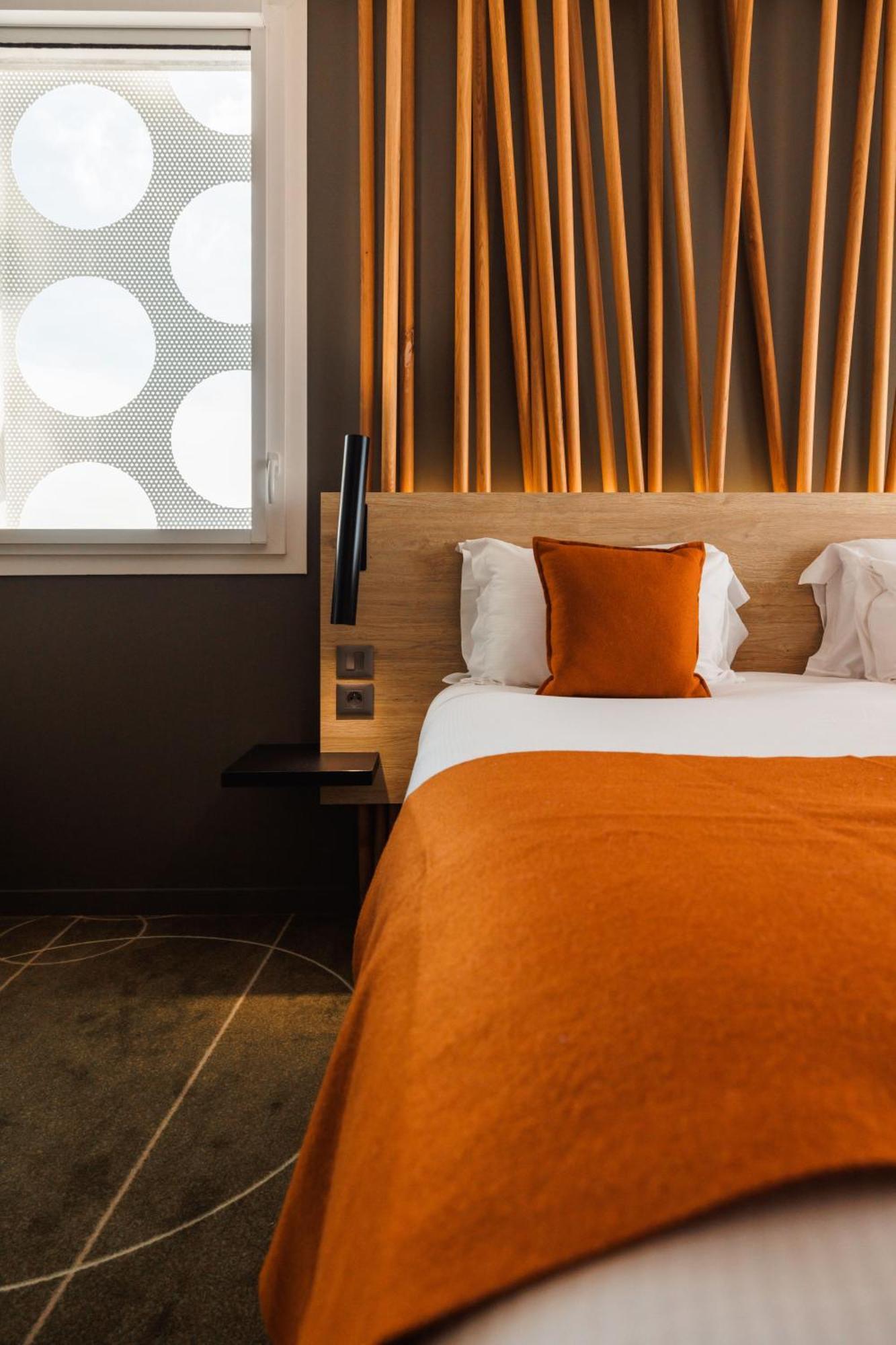 Golden Tulip Centre St Roch 4*