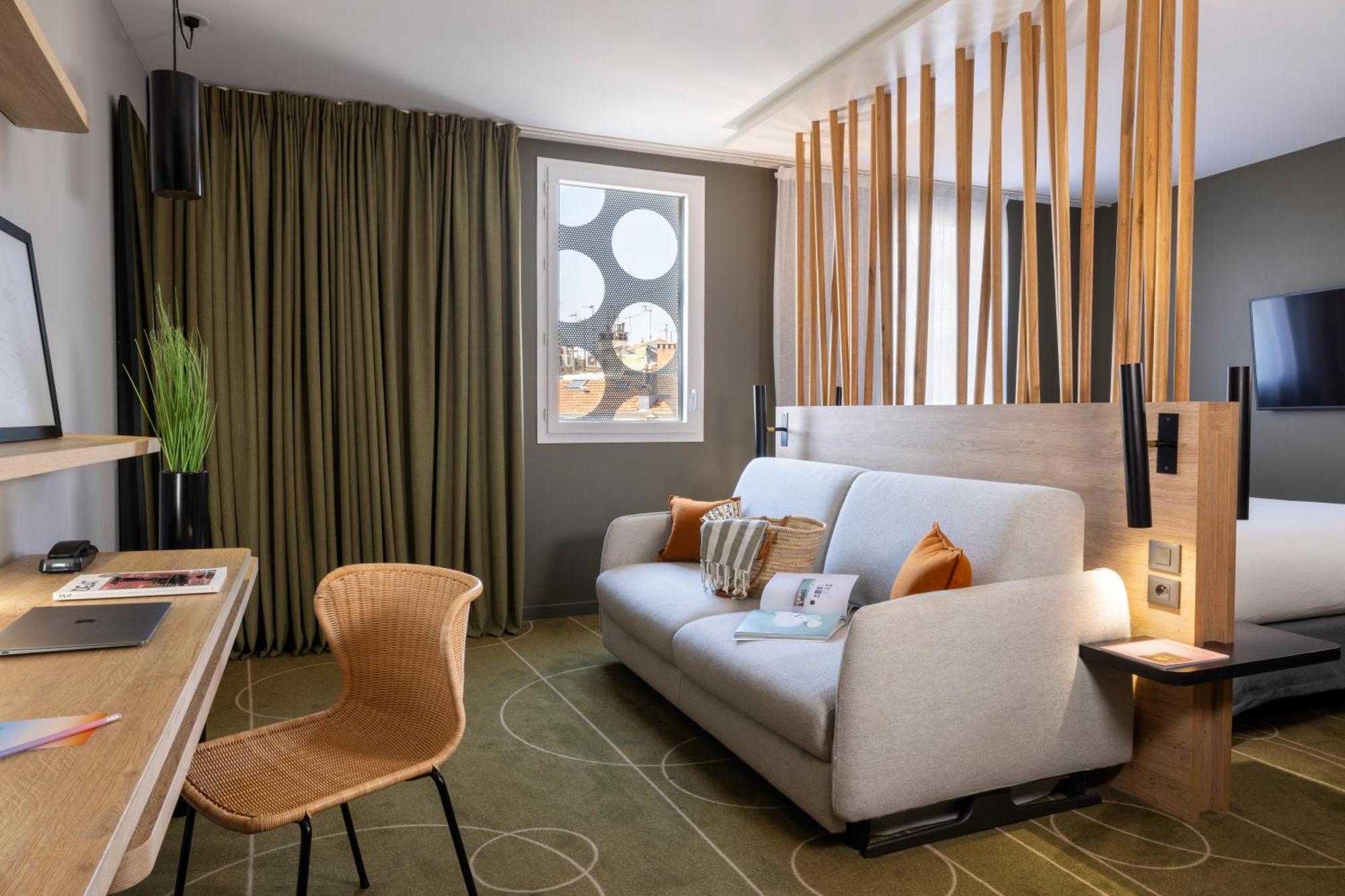 Golden Tulip Centre St Roch 4*